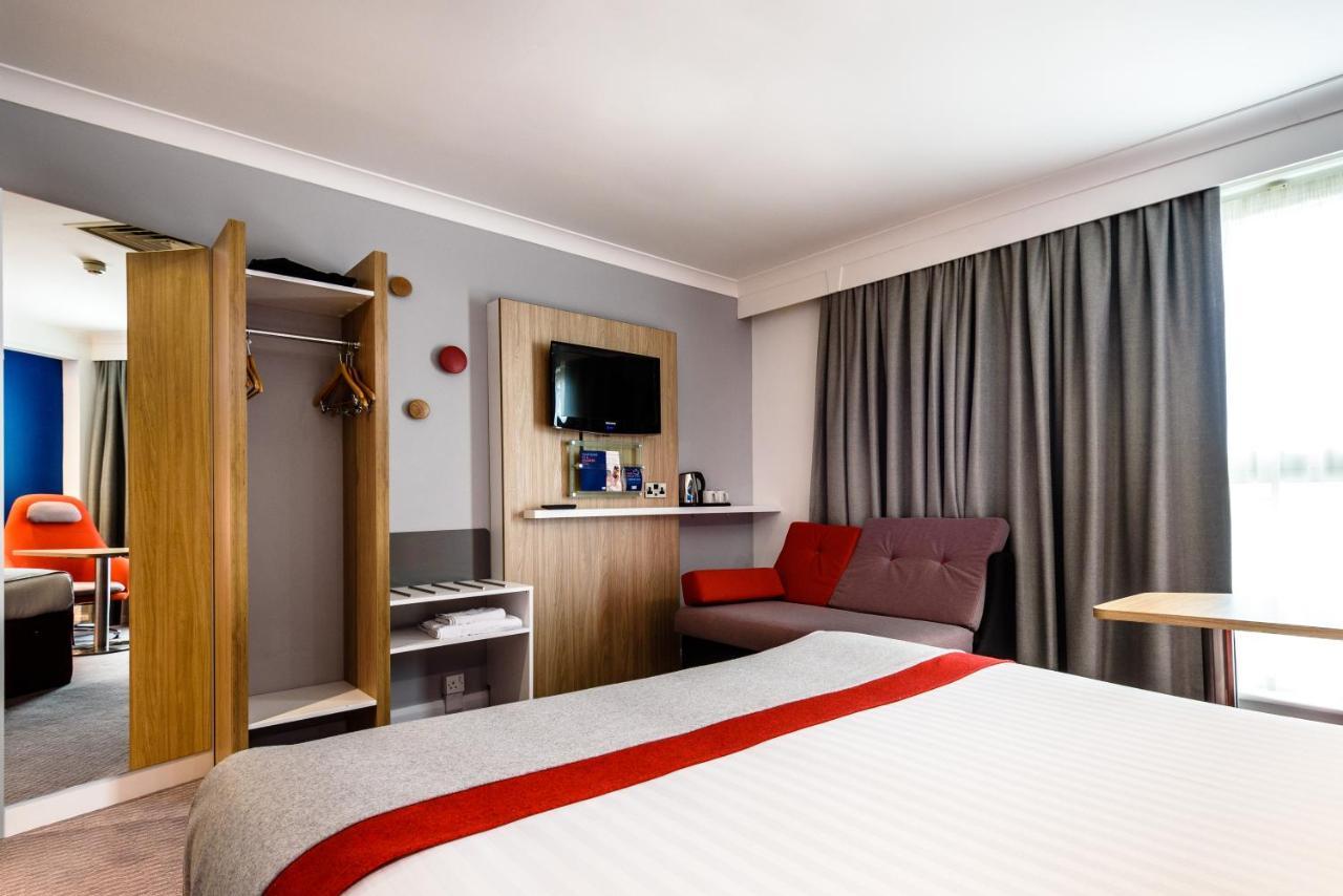 Holiday Inn Express London Stansted Airport, An Ihg Hotel Stansted Mountfitchet Εξωτερικό φωτογραφία