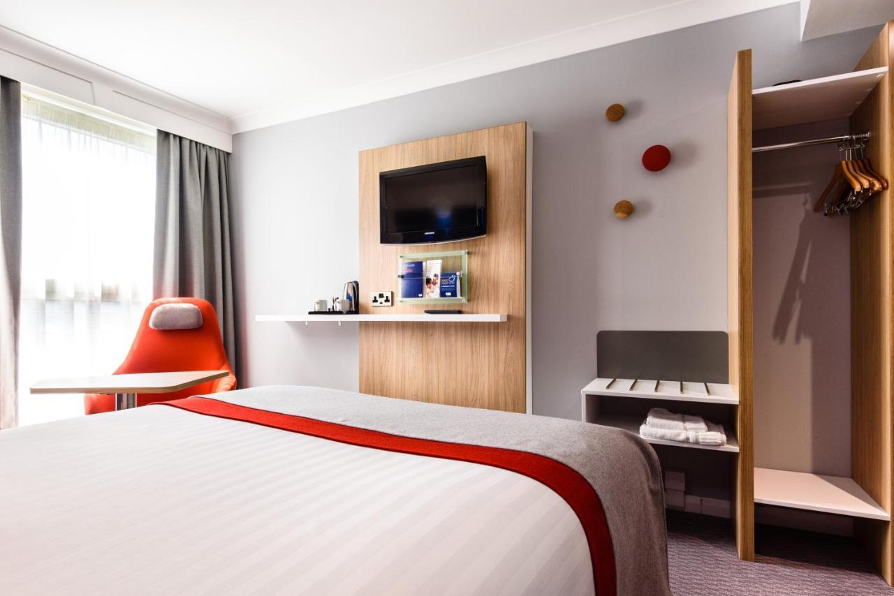 Holiday Inn Express London Stansted Airport, An Ihg Hotel Stansted Mountfitchet Εξωτερικό φωτογραφία