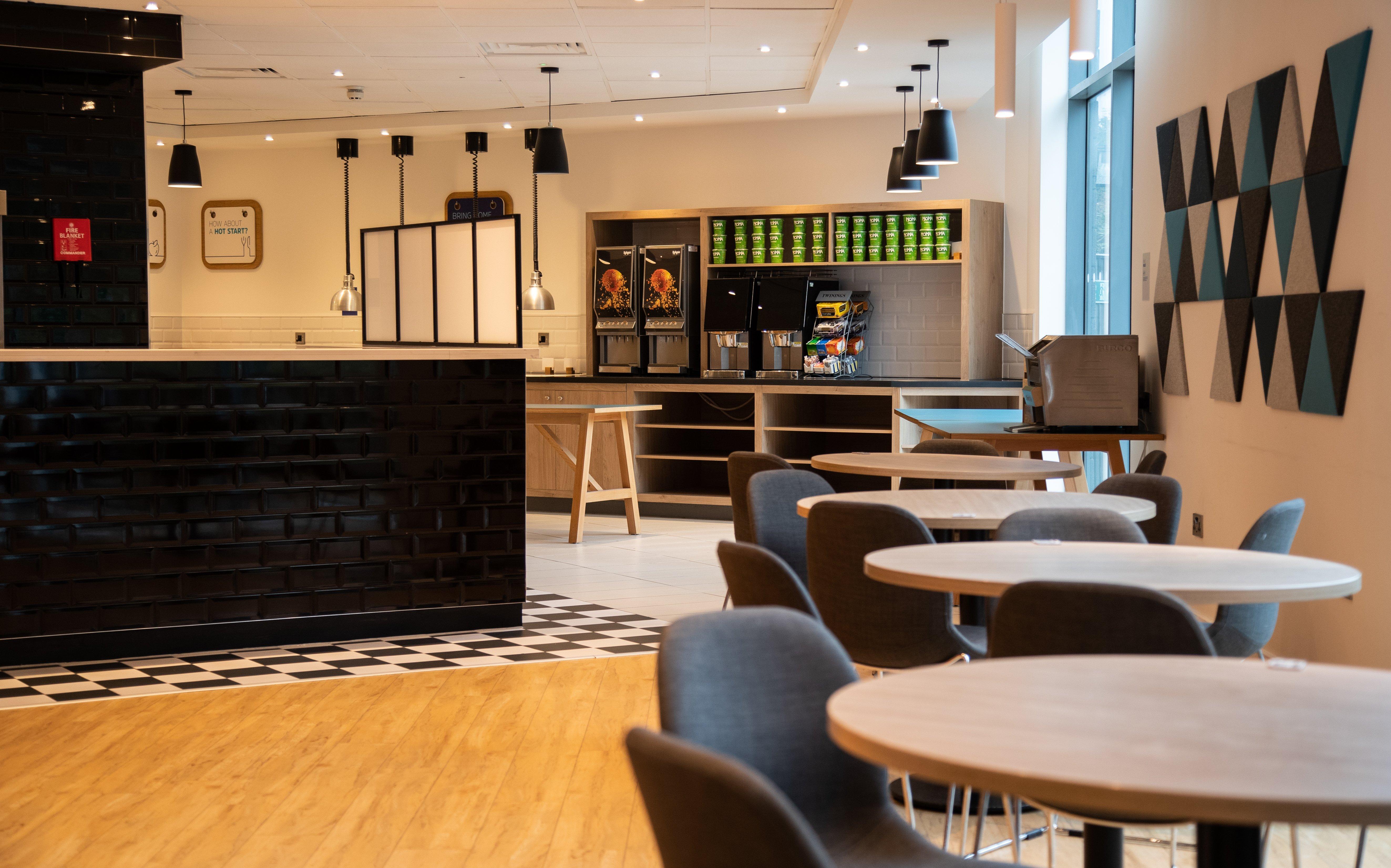 Holiday Inn Express London Stansted Airport, An Ihg Hotel Stansted Mountfitchet Εξωτερικό φωτογραφία