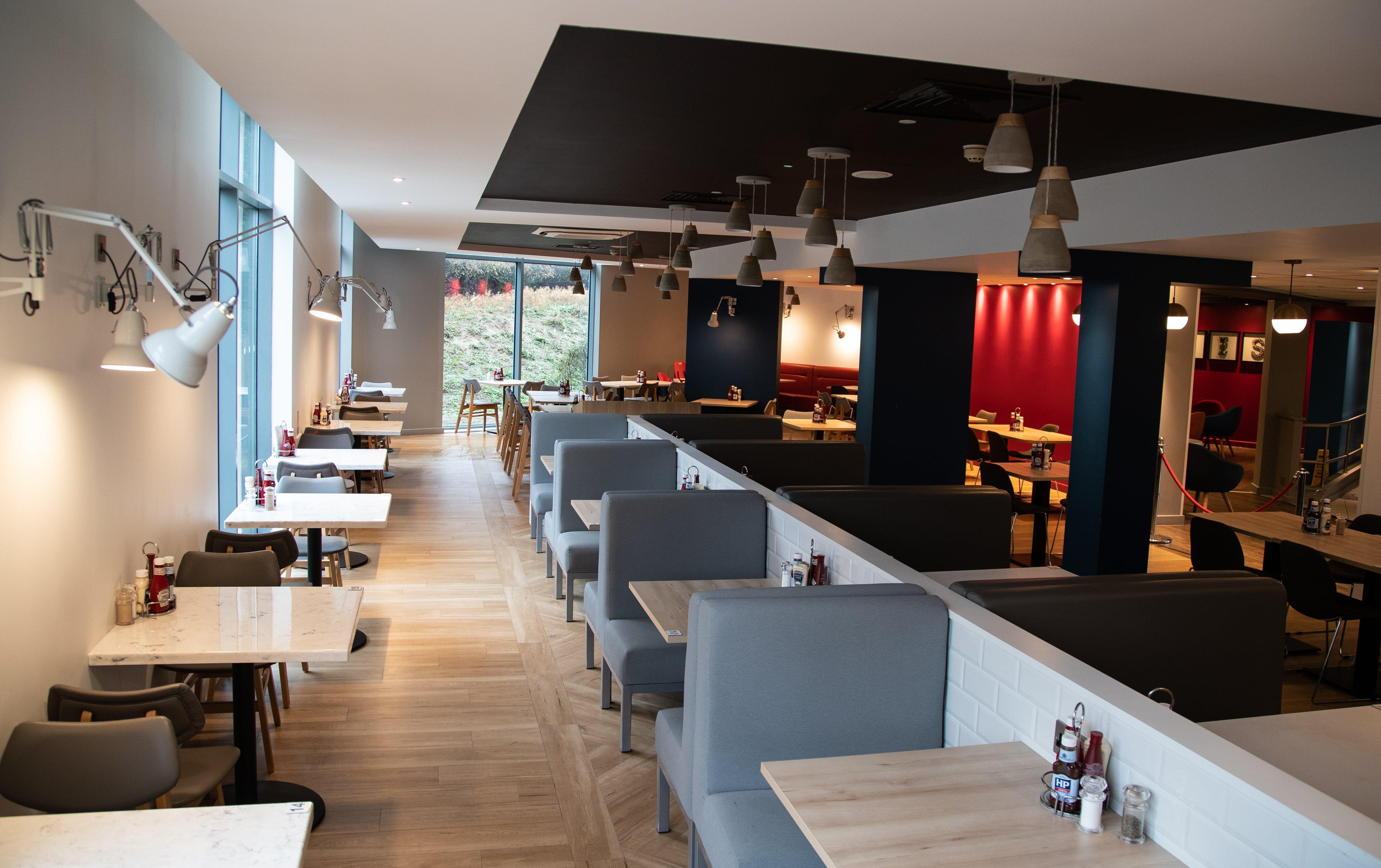 Holiday Inn Express London Stansted Airport By Ihg Stansted Mountfitchet Εξωτερικό φωτογραφία