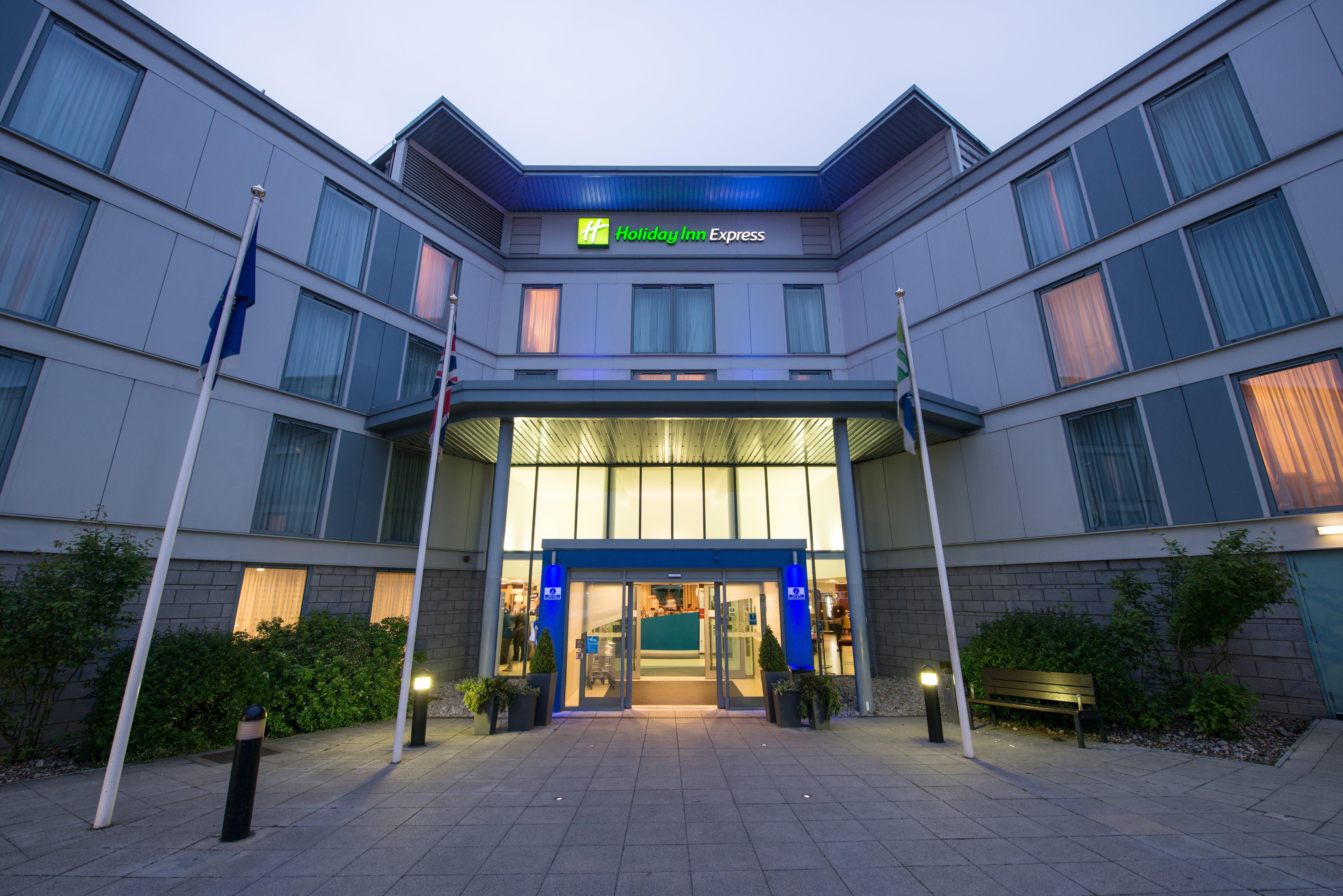 Holiday Inn Express London Stansted Airport, An Ihg Hotel Stansted Mountfitchet Εξωτερικό φωτογραφία