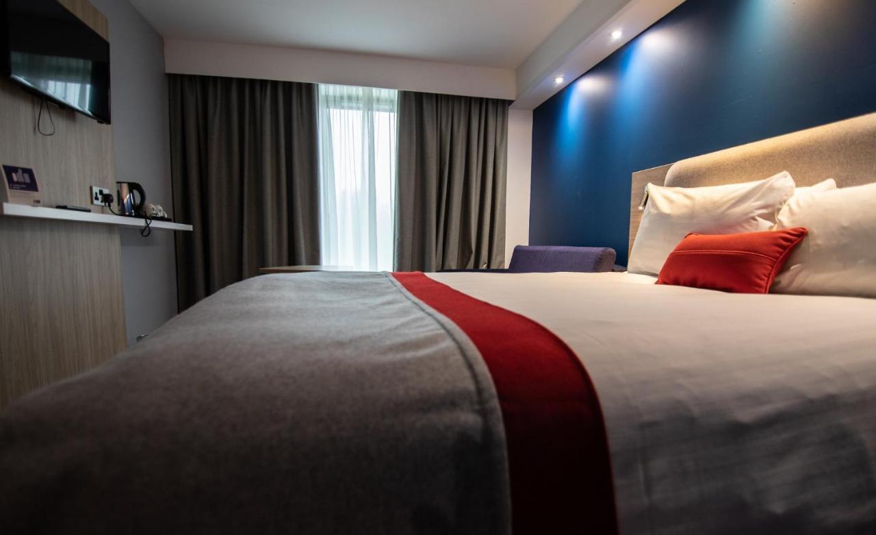 Holiday Inn Express London Stansted Airport By Ihg Stansted Mountfitchet Εξωτερικό φωτογραφία