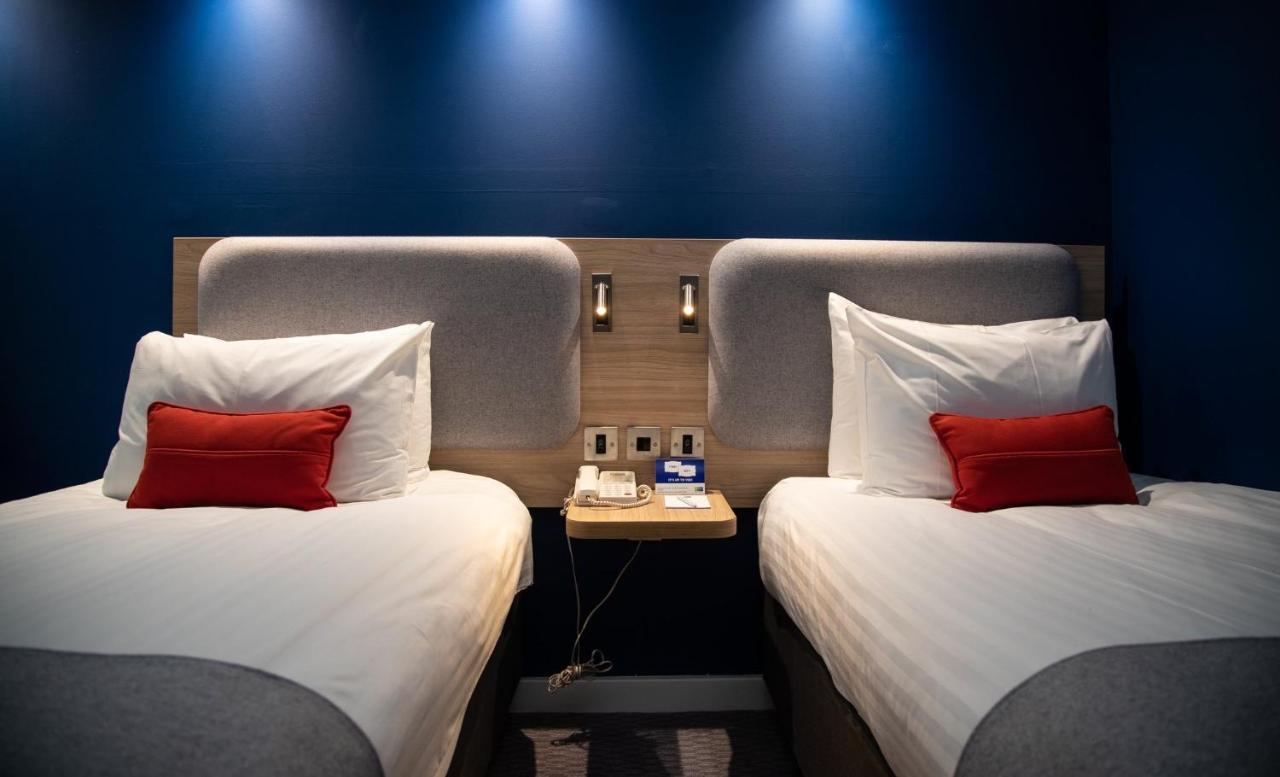 Holiday Inn Express London Stansted Airport By Ihg Stansted Mountfitchet Εξωτερικό φωτογραφία