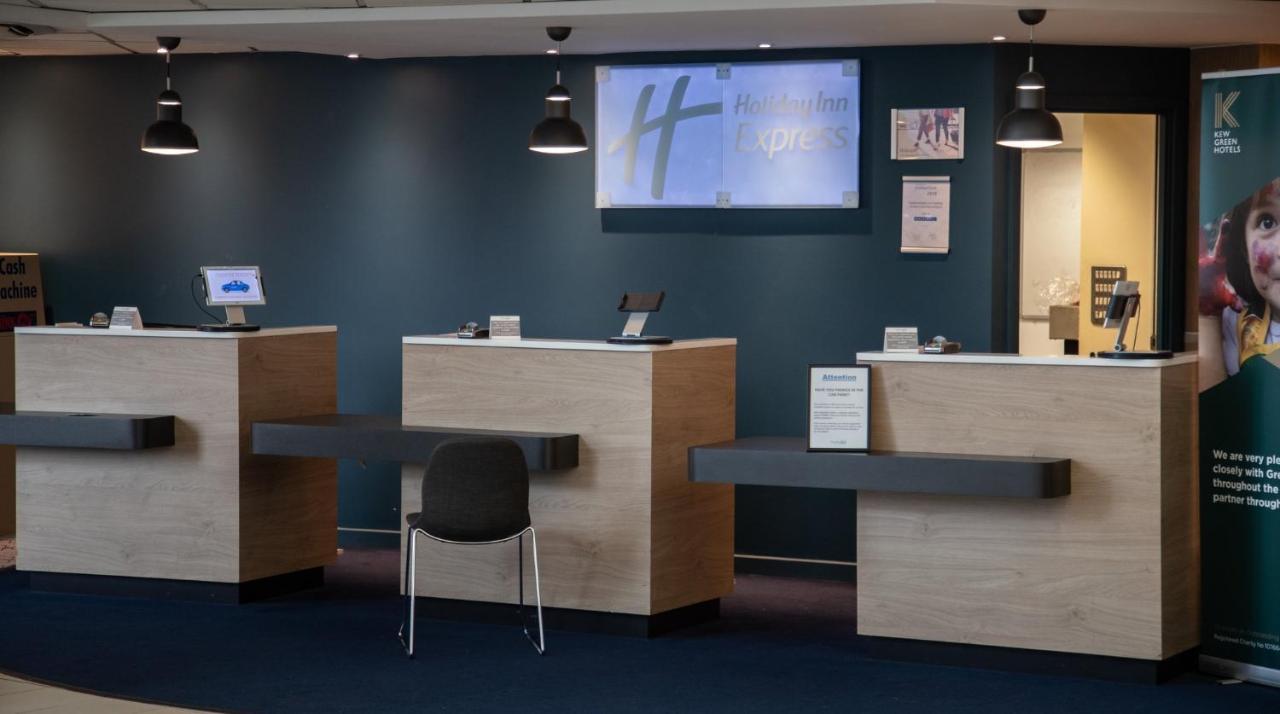 Holiday Inn Express London Stansted Airport, An Ihg Hotel Stansted Mountfitchet Εξωτερικό φωτογραφία