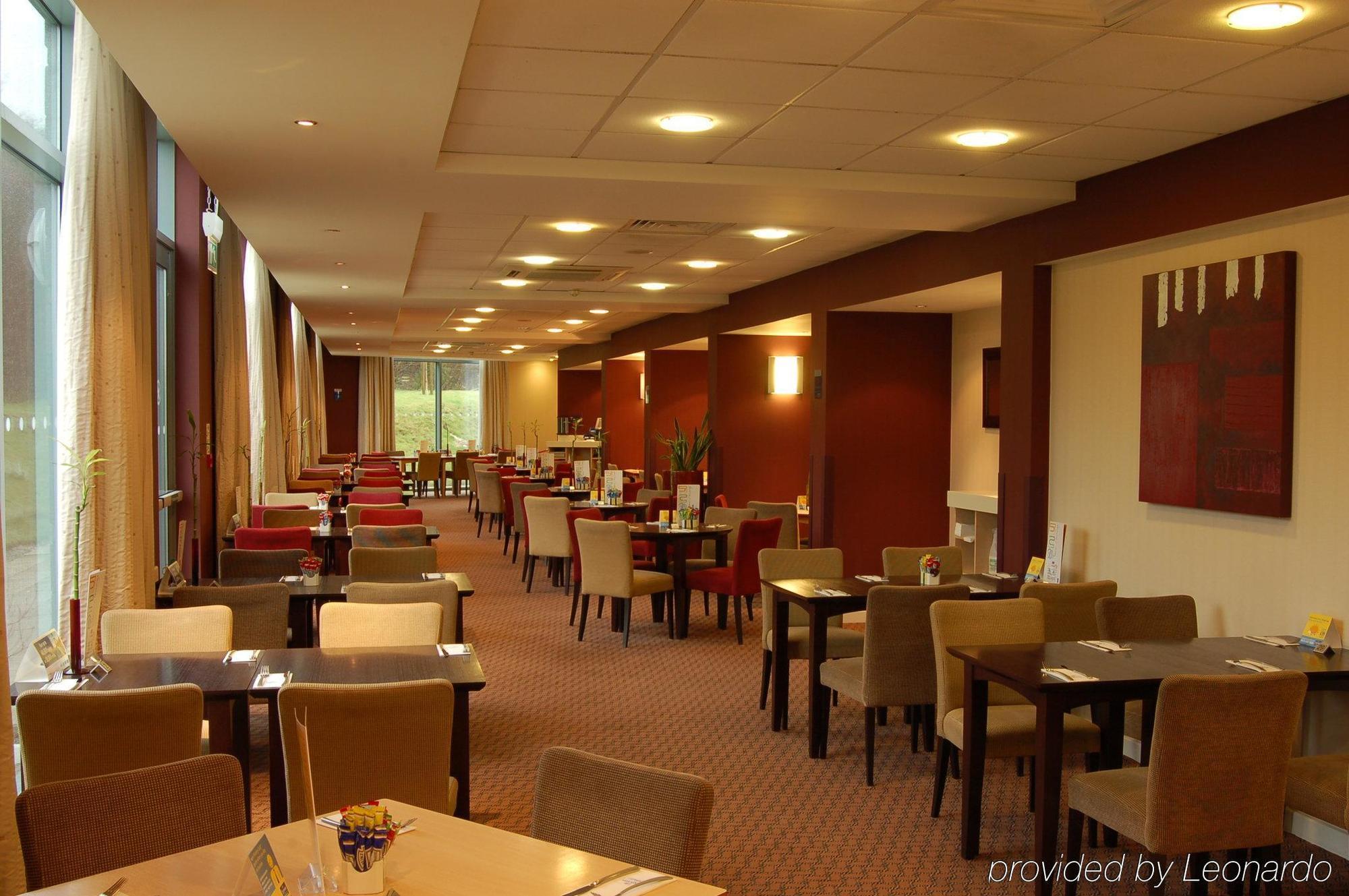 Holiday Inn Express London Stansted Airport, An Ihg Hotel Stansted Mountfitchet Εστιατόριο φωτογραφία