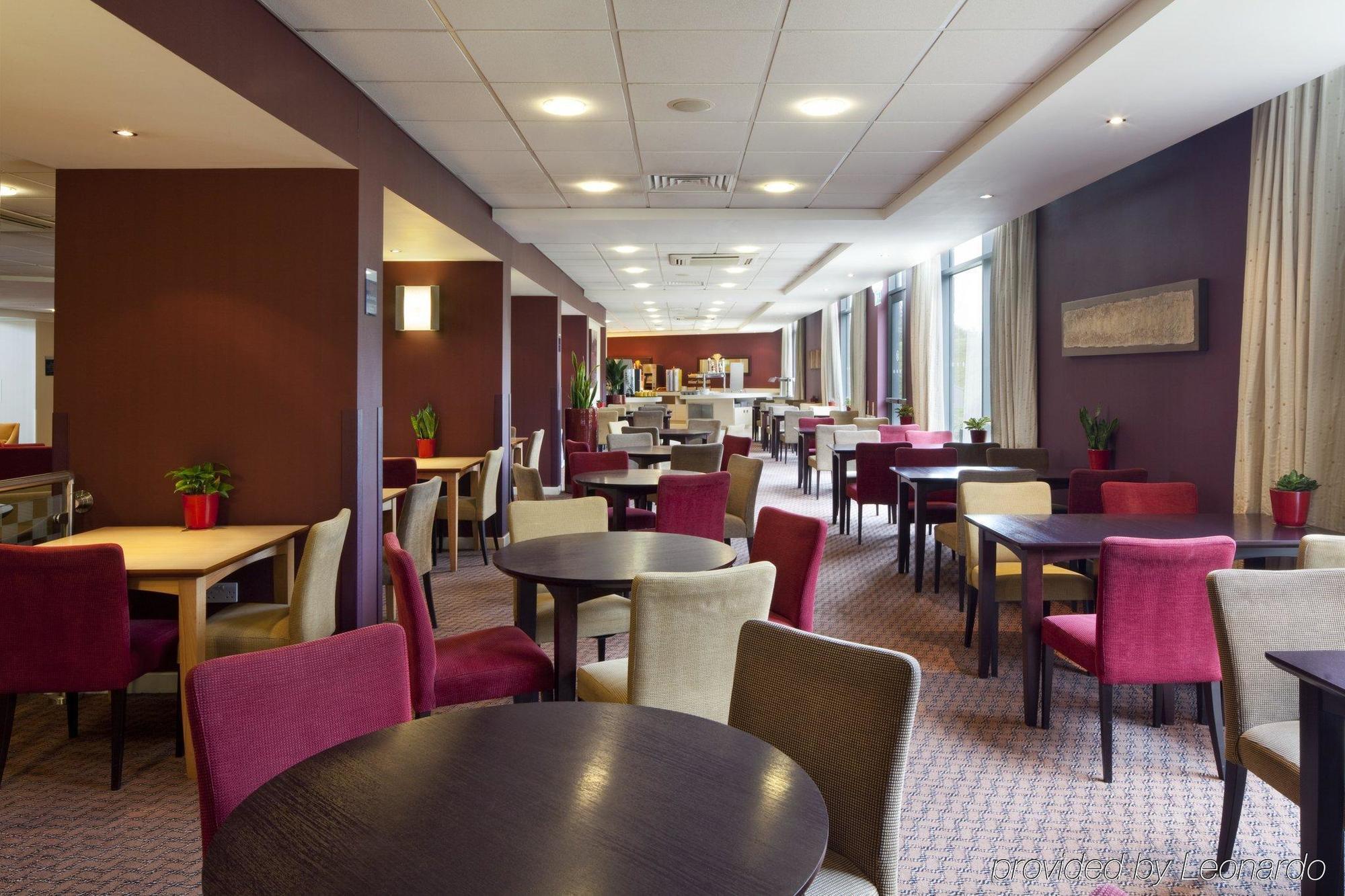 Holiday Inn Express London Stansted Airport, An Ihg Hotel Stansted Mountfitchet Εξωτερικό φωτογραφία