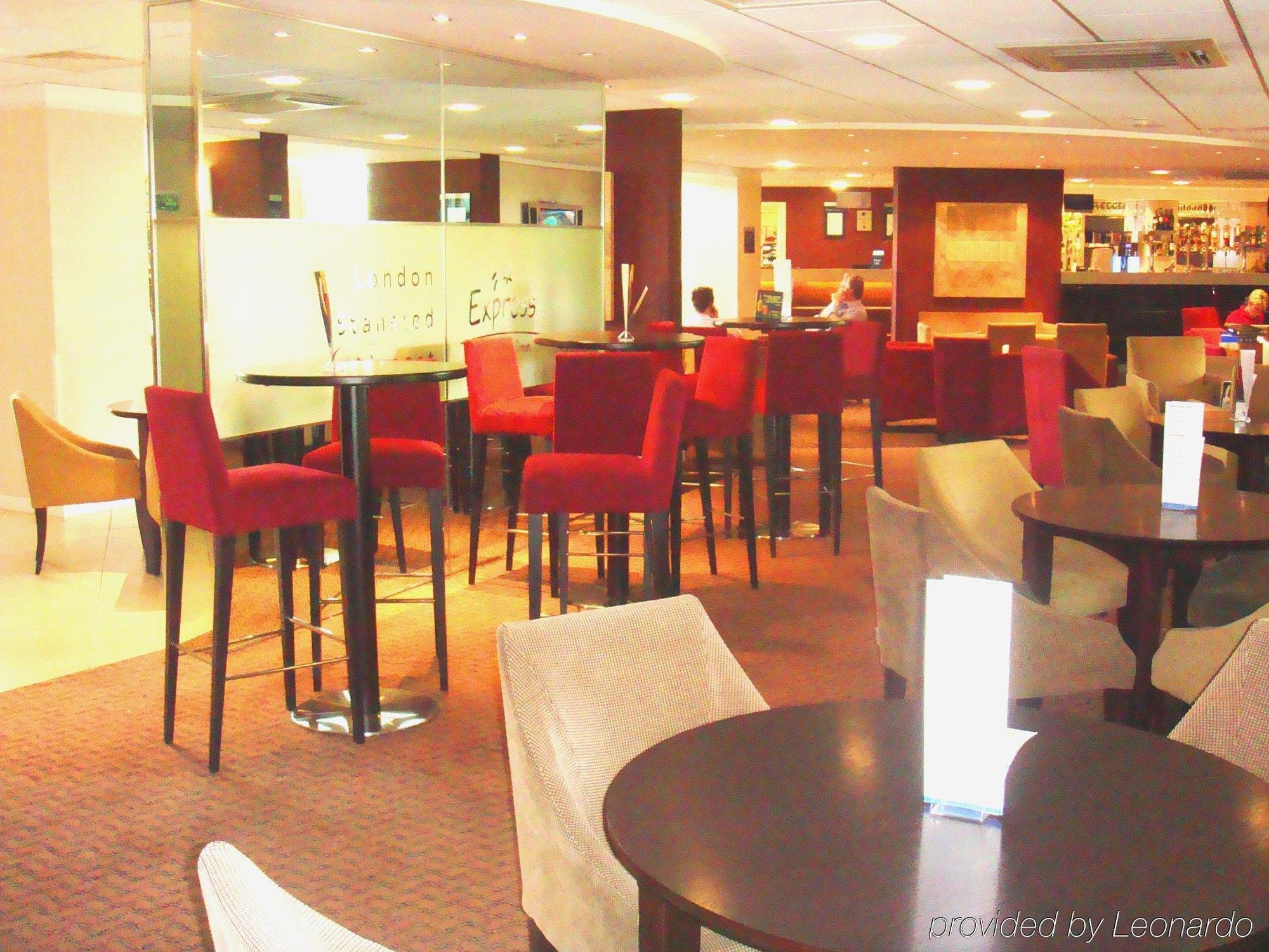 Holiday Inn Express London Stansted Airport, An Ihg Hotel Stansted Mountfitchet Εξωτερικό φωτογραφία