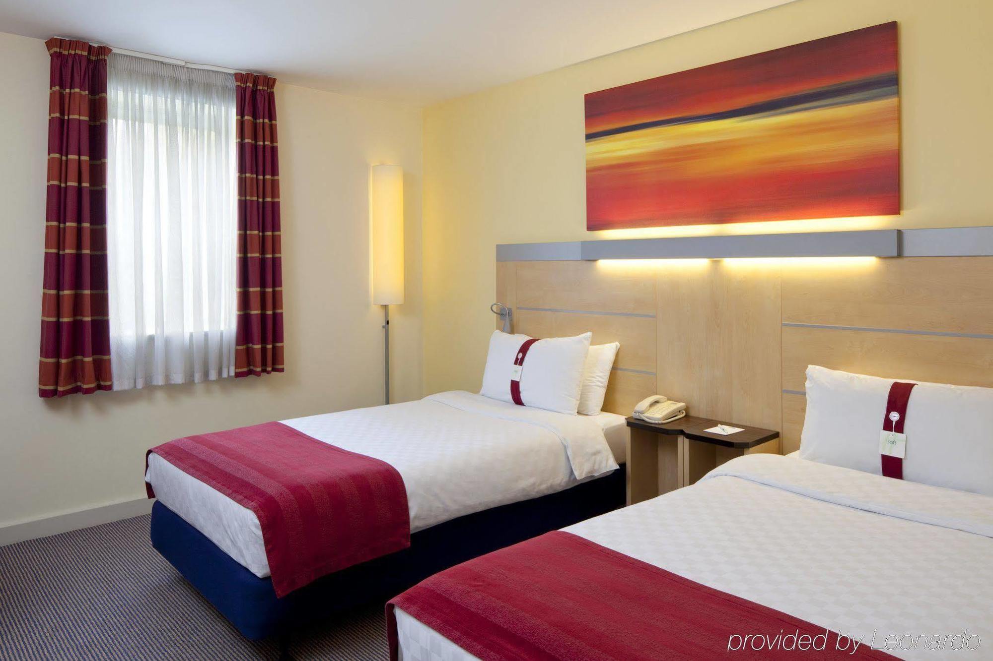 Holiday Inn Express London Stansted Airport, An Ihg Hotel Stansted Mountfitchet Δωμάτιο φωτογραφία